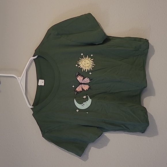 Graphic Green Cropped T-Shirt - Picture 1 of 3
